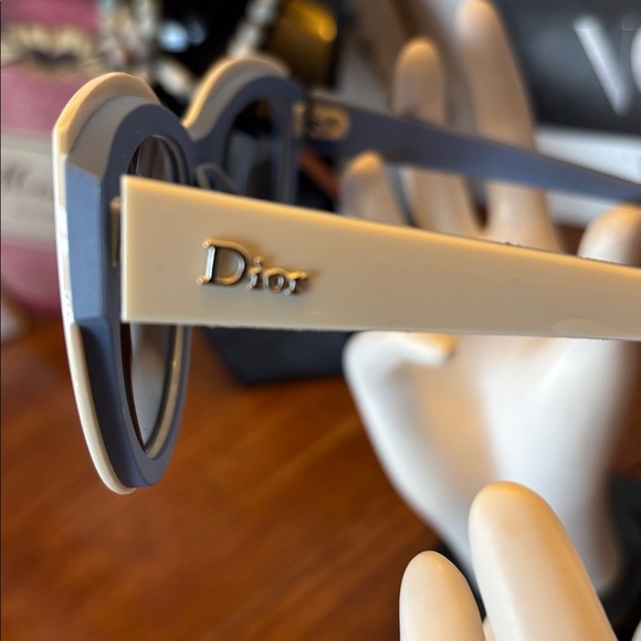 Dior Decale 1F Ivory & Light Blue Cat-Eye Sunglasses – Full Set NWT
